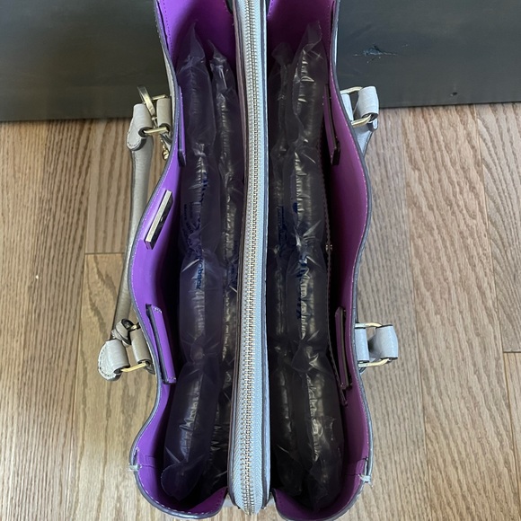 Kate Spade shoulder bag w/ charm - Picture 5 of 5